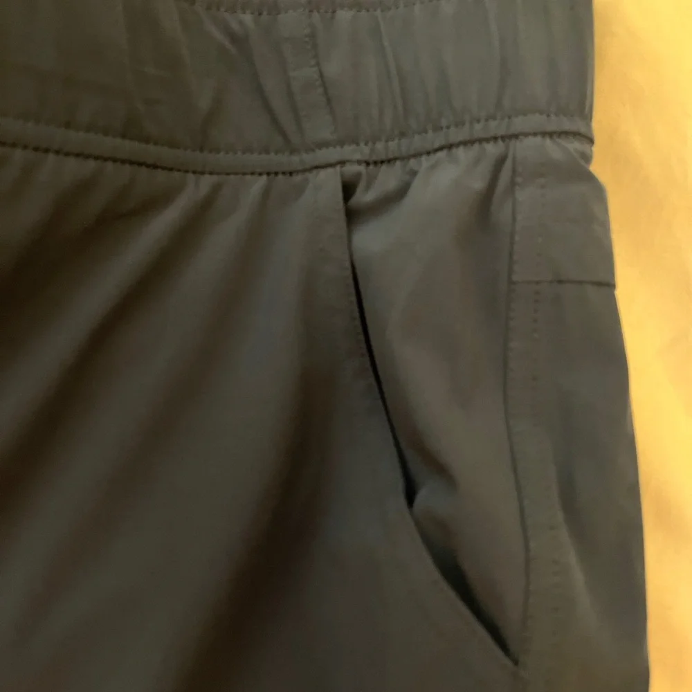 Eddie Bauer Travel pants, Fast DRY Elastic Waist with zippered pockets Sz XL